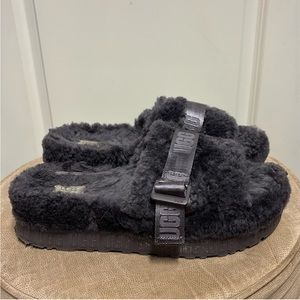 UGG Fluffita platform slippers slides size 12